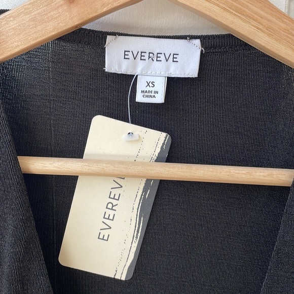[Evereve] Maria Surplice Top - Picture 3 of 5